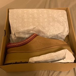 Replicas of Ugg Tasman Platform Slipper in Size 8